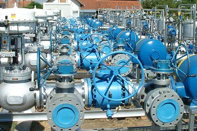 OEM ODM ball valve manufacturing Batches of industrial ball valves in the assembly and testing area of J-VALVES OEM ODM manufacturing plant