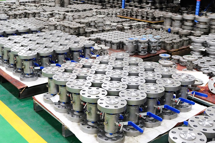 DBB ball valves packed on pallets in the J-VALVES warehouse, ready for dispatch to oil and gas pipeline projects